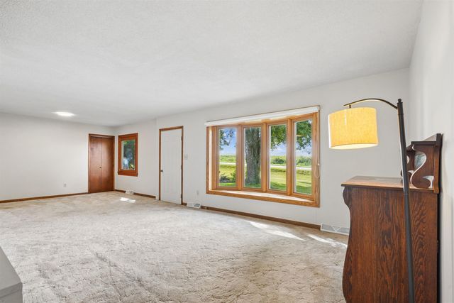 149 E Mt. Vernon Road, Waterloo, IA 50703