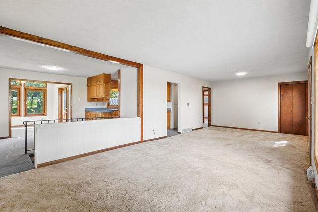 149 E Mt. Vernon Road, Waterloo, IA 50703