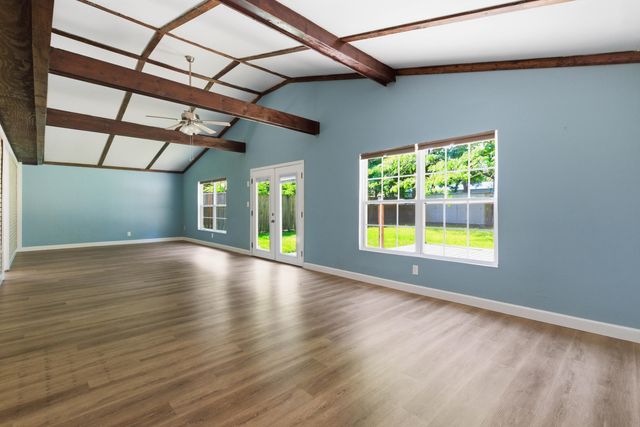 122 Longleaf Drive, Summerville, SC 29483