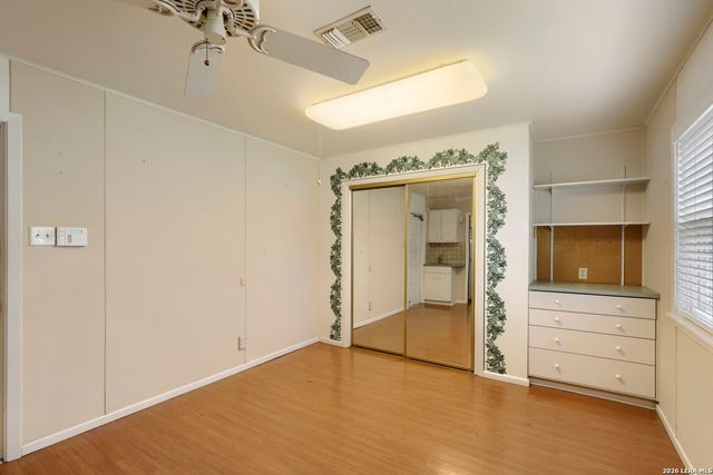 105 HARRIETT DR, San Antonio, TX 78216