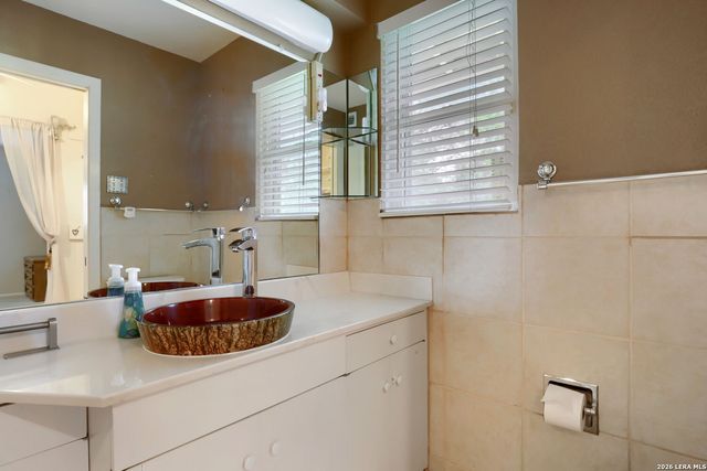 105 HARRIETT DR, San Antonio, TX 78216