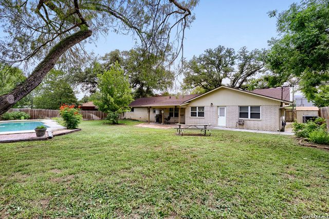 105 HARRIETT DR, San Antonio, TX 78216