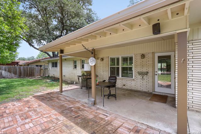 105 HARRIETT DR, San Antonio, TX 78216
