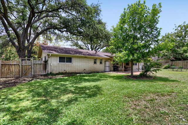 105 HARRIETT DR, San Antonio, TX 78216