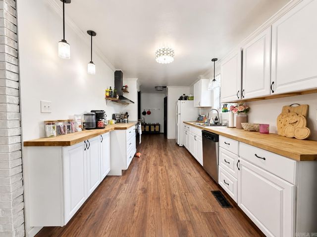 2817 Southgate Dr, Malvern, AR 72104