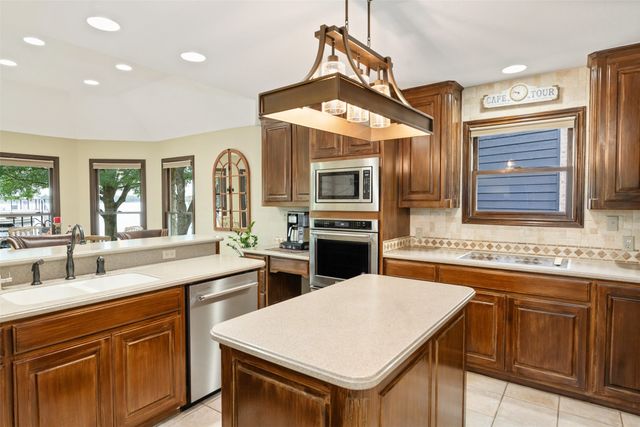 301 Northshore, Trinidad, TX 75163