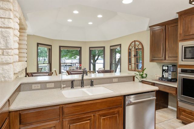 301 Northshore, Trinidad, TX 75163