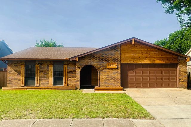 2813 Woodlark Drive, Fort Worth, TX 76123
