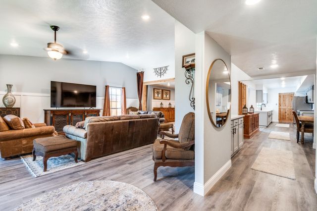 2813 Woodlark Drive, Fort Worth, TX 76123