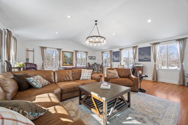 32 Main Street, Kingston, NH 03848