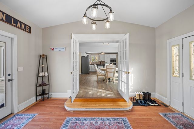 32 Main Street, Kingston, NH 03848