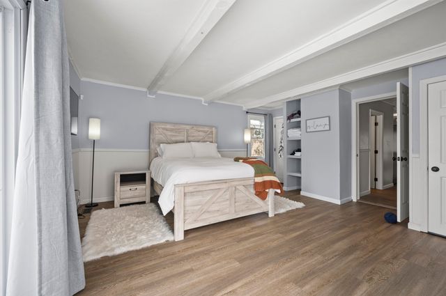 32 Main Street, Kingston, NH 03848