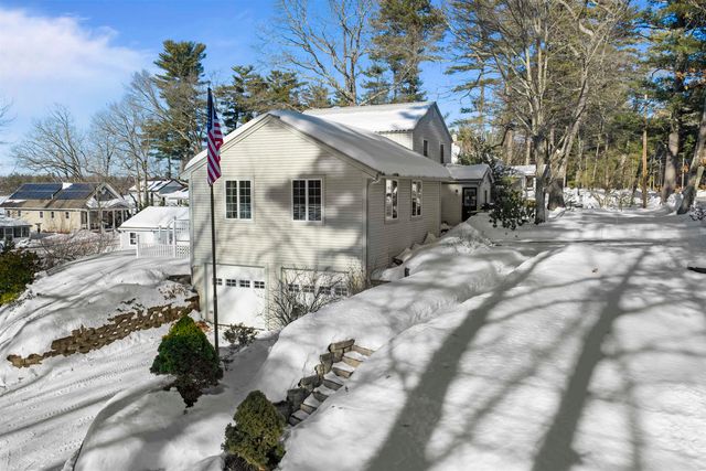 32 Main Street, Kingston, NH 03848