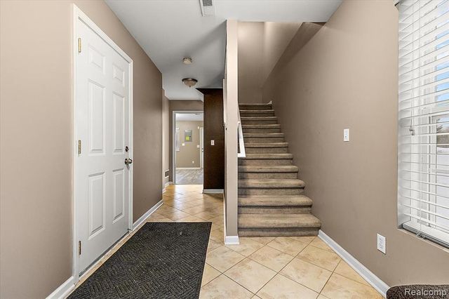 36420 Dominion Circle, Sterling Heights, MI 48310