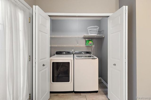 36420 Dominion Circle, Sterling Heights, MI 48310