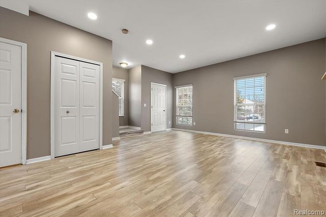 36420 Dominion Circle, Sterling Heights, MI 48310