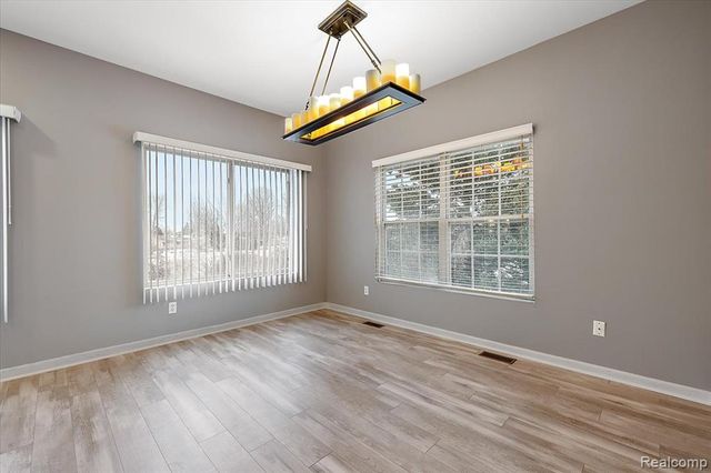 36420 Dominion Circle, Sterling Heights, MI 48310