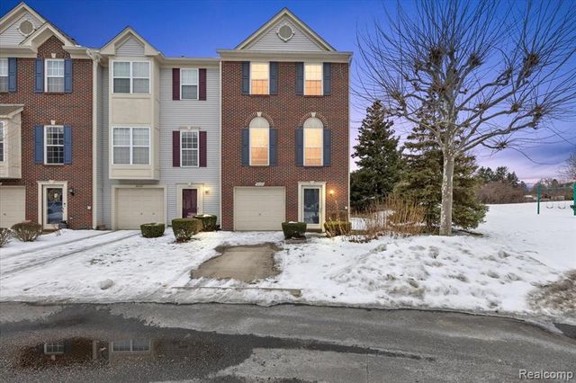 36420 Dominion Circle, Sterling Heights, MI 48310