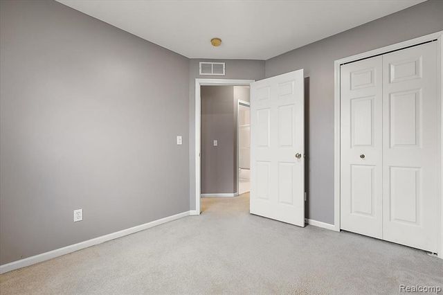 36420 Dominion Circle, Sterling Heights, MI 48310