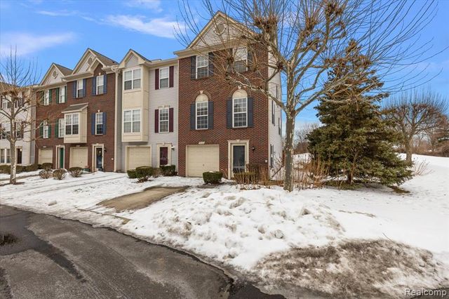 36420 Dominion Circle, Sterling Heights, MI 48310