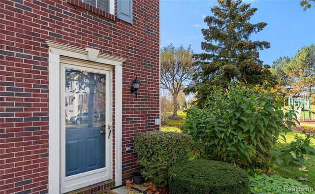 36420 Dominion Circle, Sterling Heights, MI 48310