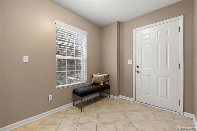 36420 Dominion Circle, Sterling Heights, MI 48310