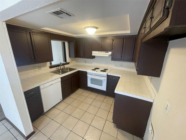 2529 W Hefner Road, Oklahoma City, OK 73120