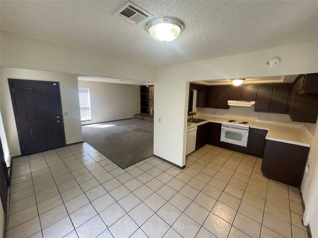 2529 W Hefner Road, Oklahoma City, OK 73120