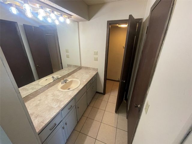 2529 W Hefner Road, Oklahoma City, OK 73120