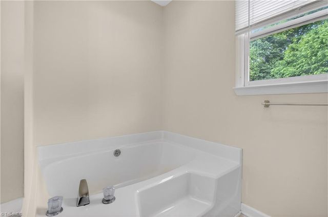 3701 Mulberry Lane, High Point, NC 27262