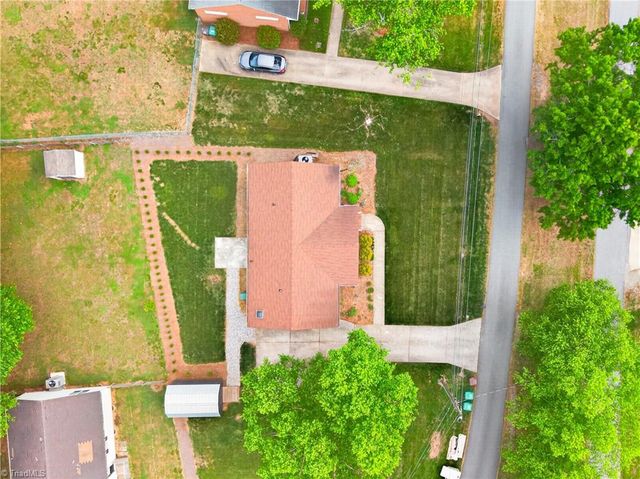 3701 Mulberry Lane, High Point, NC 27262