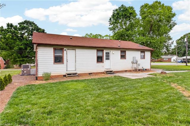 3701 Mulberry Lane, High Point, NC 27262