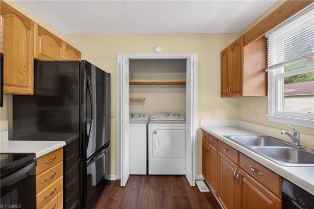 3701 Mulberry Lane, High Point, NC 27262