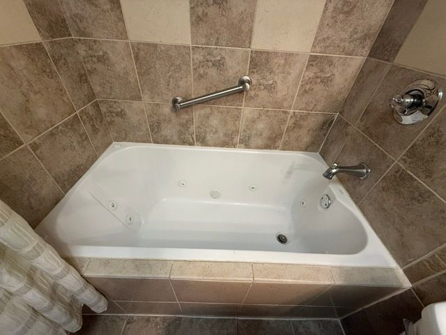 8037 S Wentworth Avenue, Chicago, IL 60620