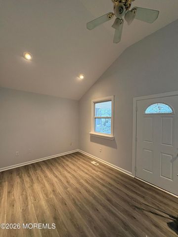 211 Anthony Avenue, Toms River, NJ 08753