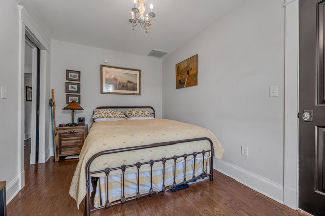 250 N Winter Street, Midway, KY 40347
