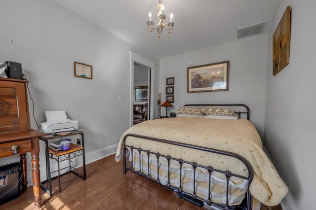 250 N Winter Street, Midway, KY 40347