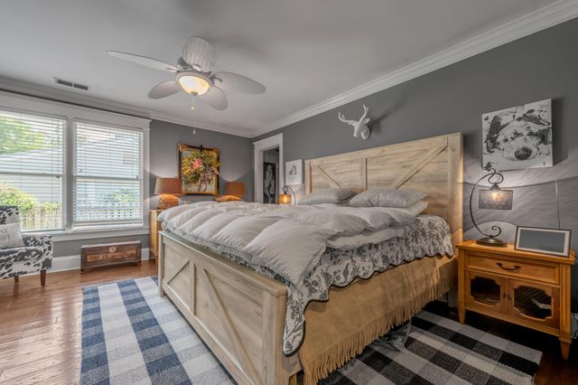 250 N Winter Street, Midway, KY 40347