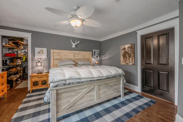 250 N Winter Street, Midway, KY 40347