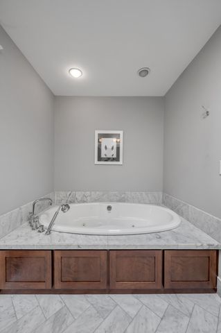 250 N Winter Street, Midway, KY 40347