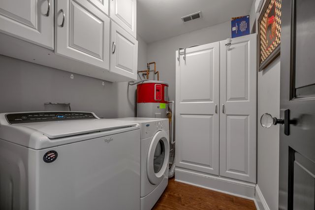 250 N Winter Street, Midway, KY 40347