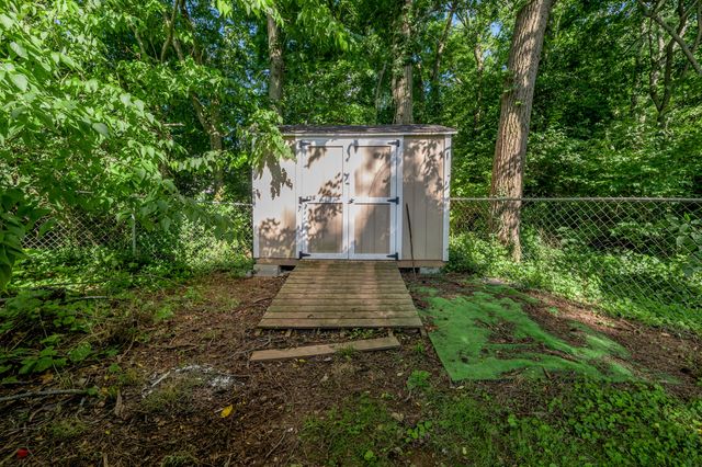 250 N Winter Street, Midway, KY 40347
