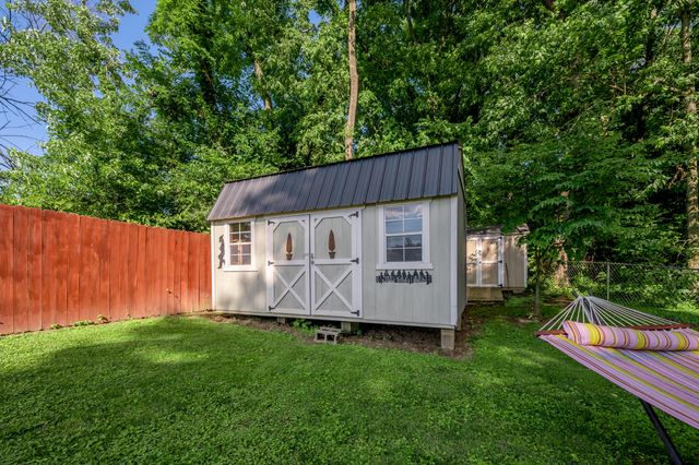 250 N Winter Street, Midway, KY 40347