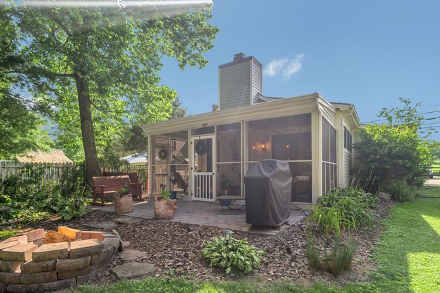 250 N Winter Street, Midway, KY 40347