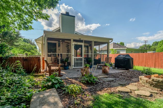 250 N Winter Street, Midway, KY 40347