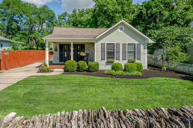 250 N Winter Street, Midway, KY 40347