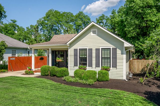 250 N Winter Street, Midway, KY 40347