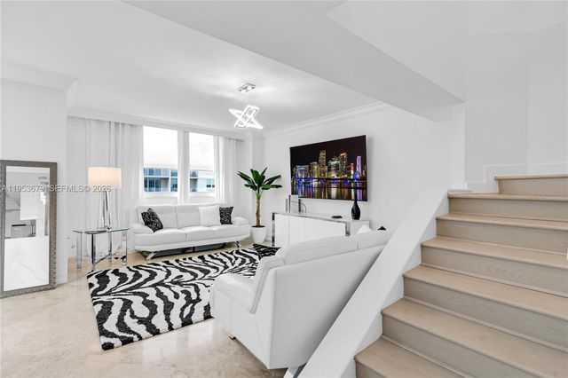 99 SE Mizner Blvd PH16, Boca Raton, FL 33432