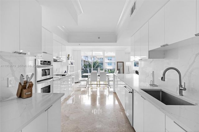 99 SE Mizner Blvd PH16, Boca Raton, FL 33432