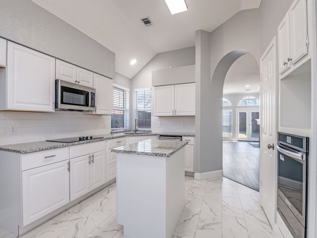 5810 Kittyhawk Drive, Rowlett, TX 75089